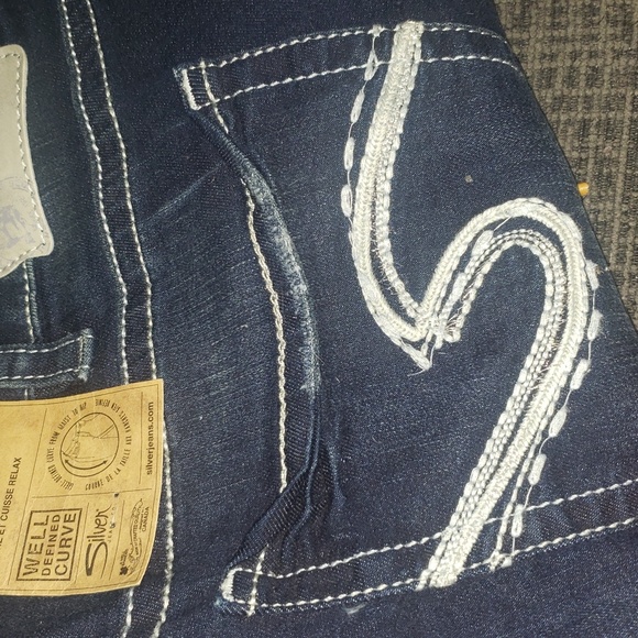 NEW!  Plus Size 24 Silver Jeans Suki Capri dark wash capris - Picture 3 of 9